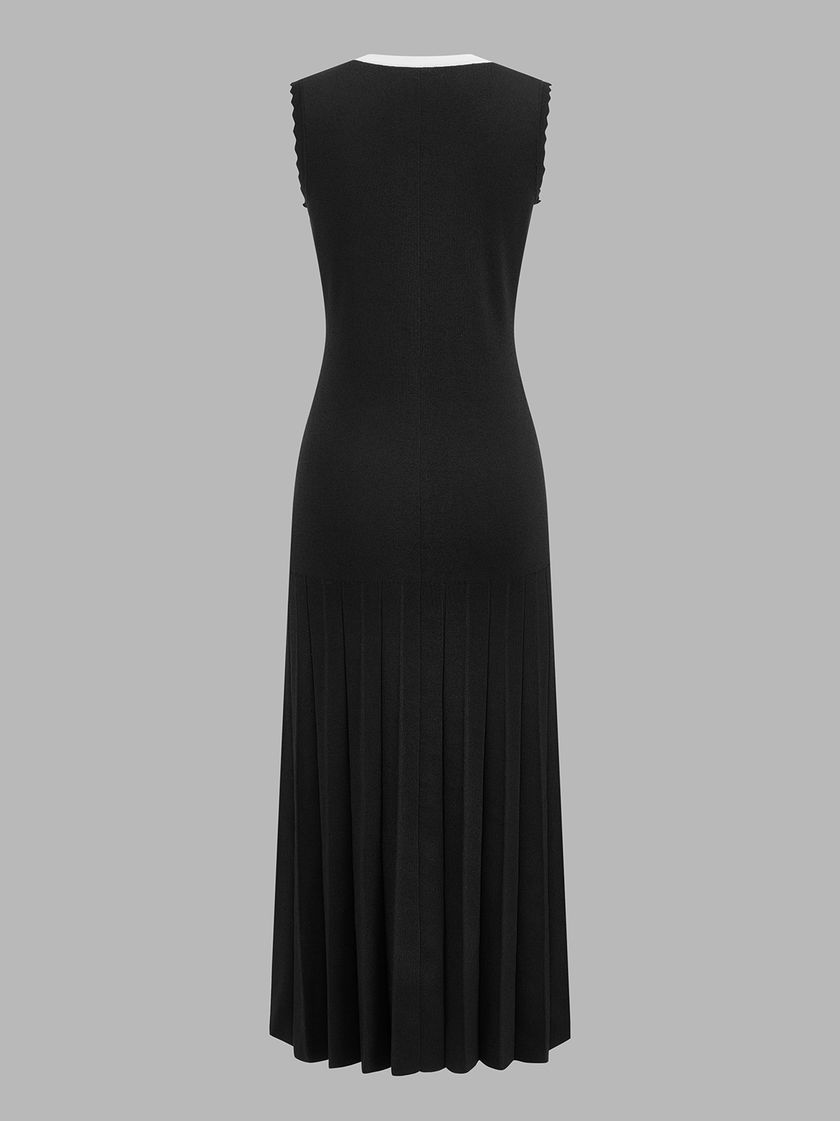 Scalloped Edge Pleated Knit Maxi Dress
