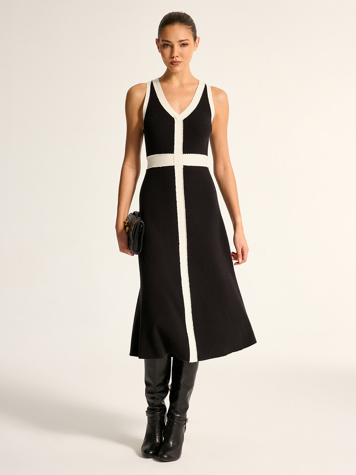 Contrast Trim Sleeveless V‑Neck Knit Midi Dress