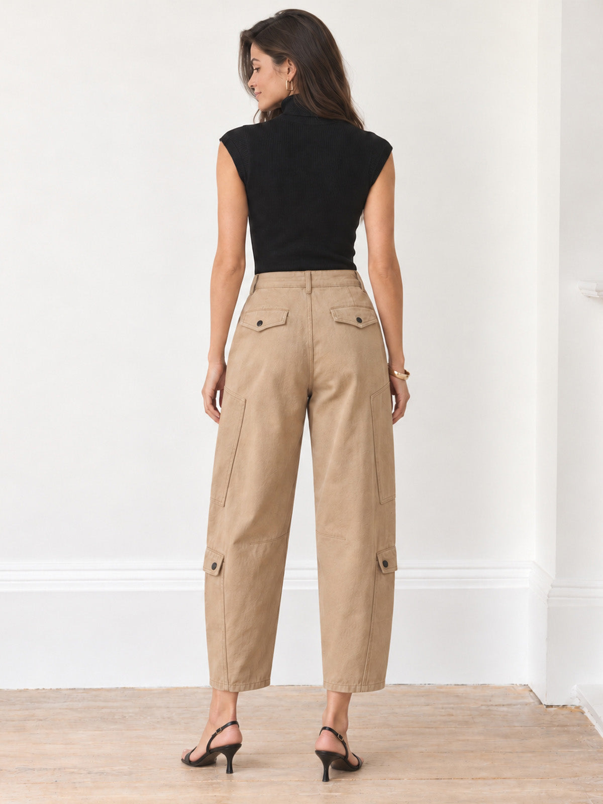 Barrel‑Fit Multi‑Pocket Cargo Jeans
